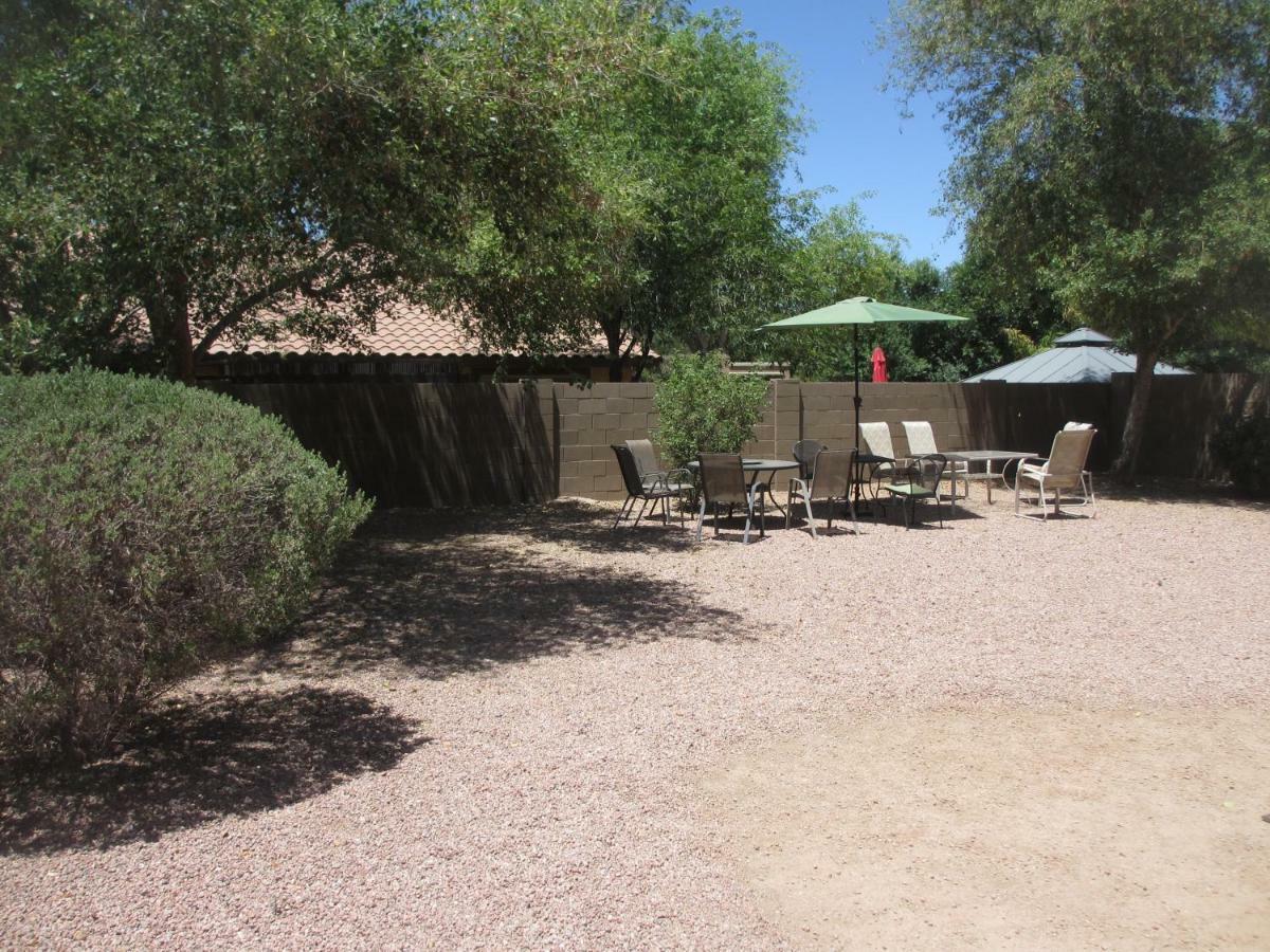 Art Gallery Vacation House Gilbert Exterior photo